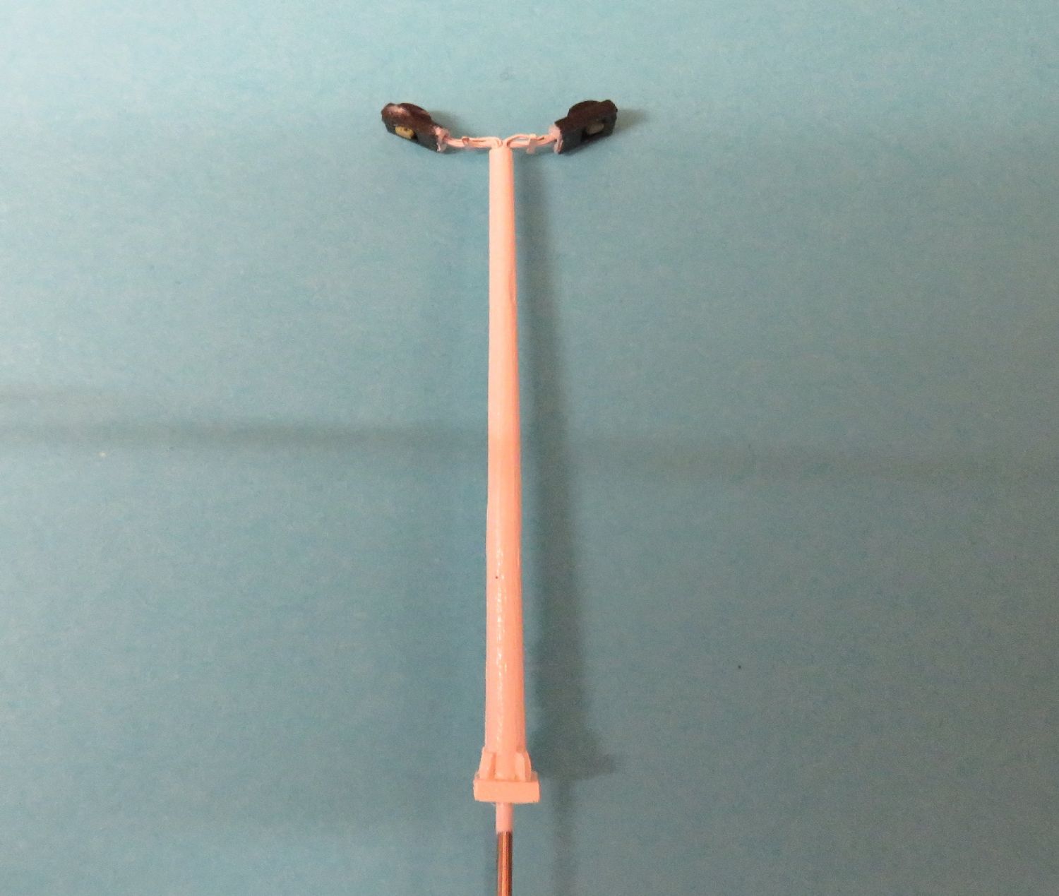 N Scale Modern Yard Light - Item Code N2